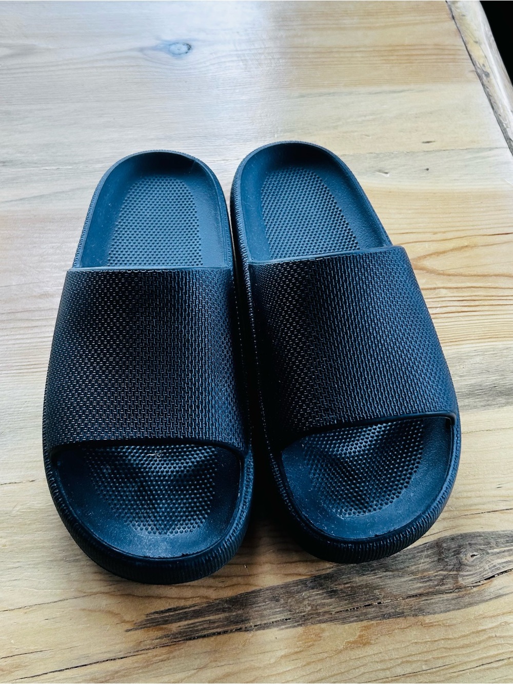 PINK Victoria's Secret Black Slide Sandals - Picture 4 of 4